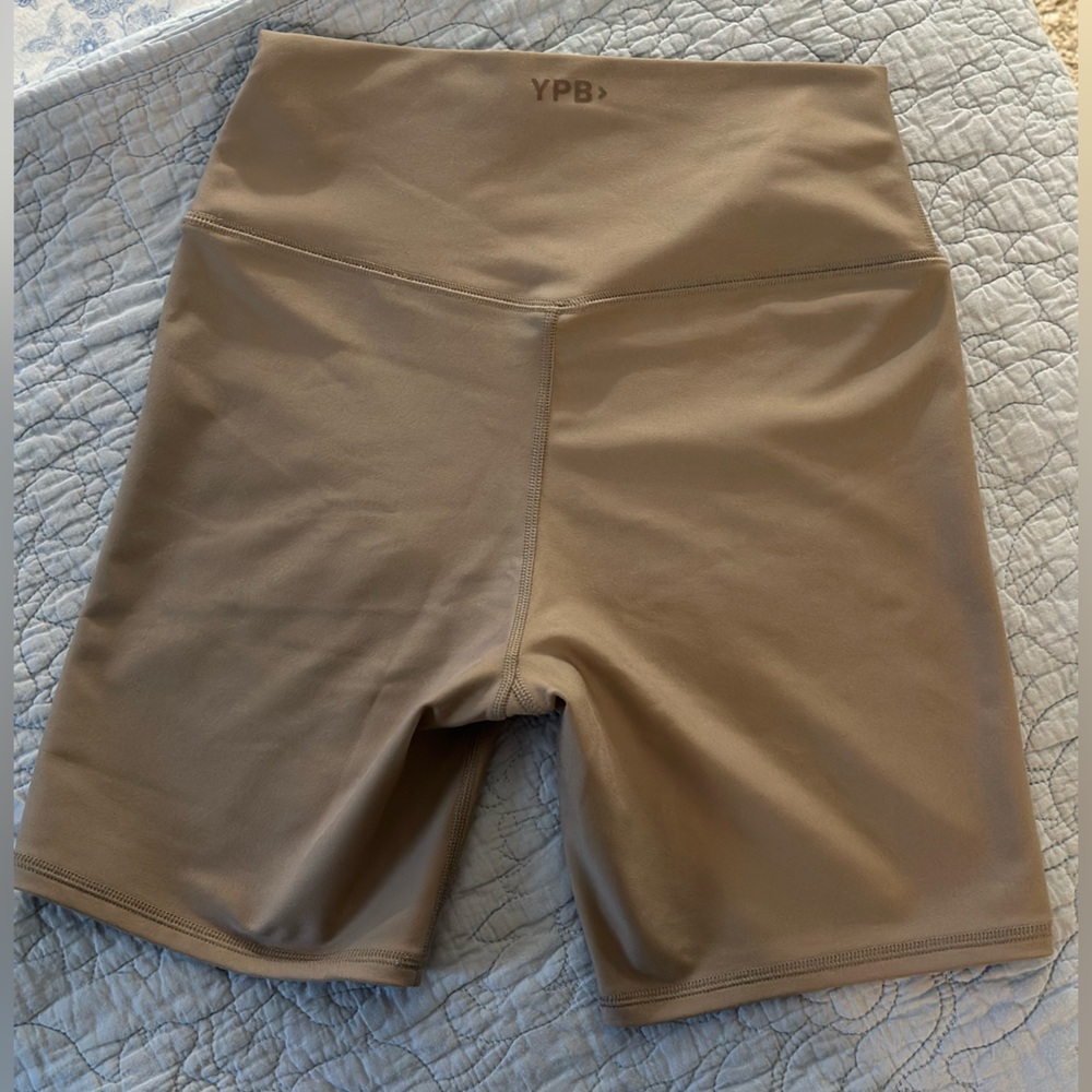 Abercrombie and Fitch YPB womens High-Waist Biker Shorts - Picture 2 of 4